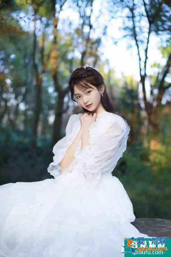 段星羽新剧《不一样的萧先生》杀青 体会双重身份女主奇妙爱情？