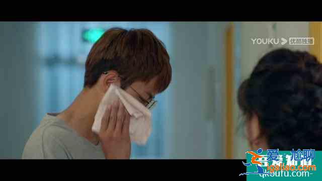《非处方青春》袁雨萱颜值吸睛，上演校园万人迷女神！却苦恋男主？
