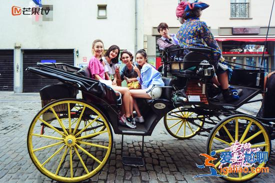 应采儿节目中曝陈小春首次见家长 分享最尴尬旅行 应采儿节目中曝陈小春首次见家长 分享最尴尬旅行