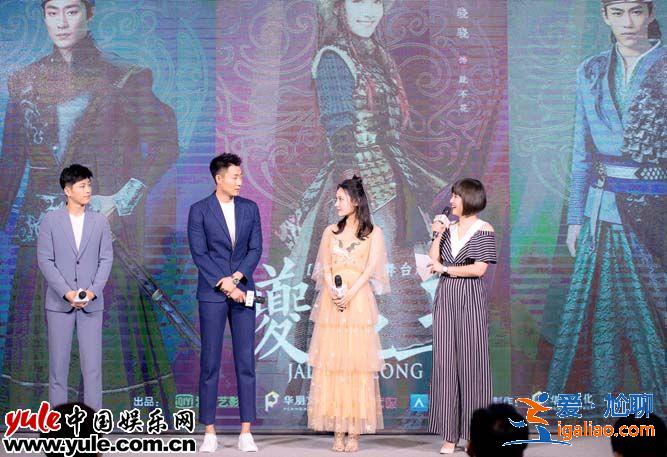 孙骁骁首演舞台剧锤炼演技 发布会身穿纱裙仙气飘飘