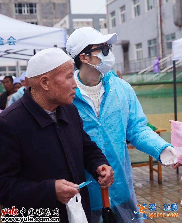 陈学冬助力韩红爱心百人援宁  雨中疾走不停歇  心情未受影响