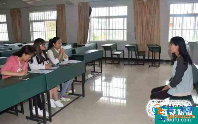 学生会面试怎么自我介绍？