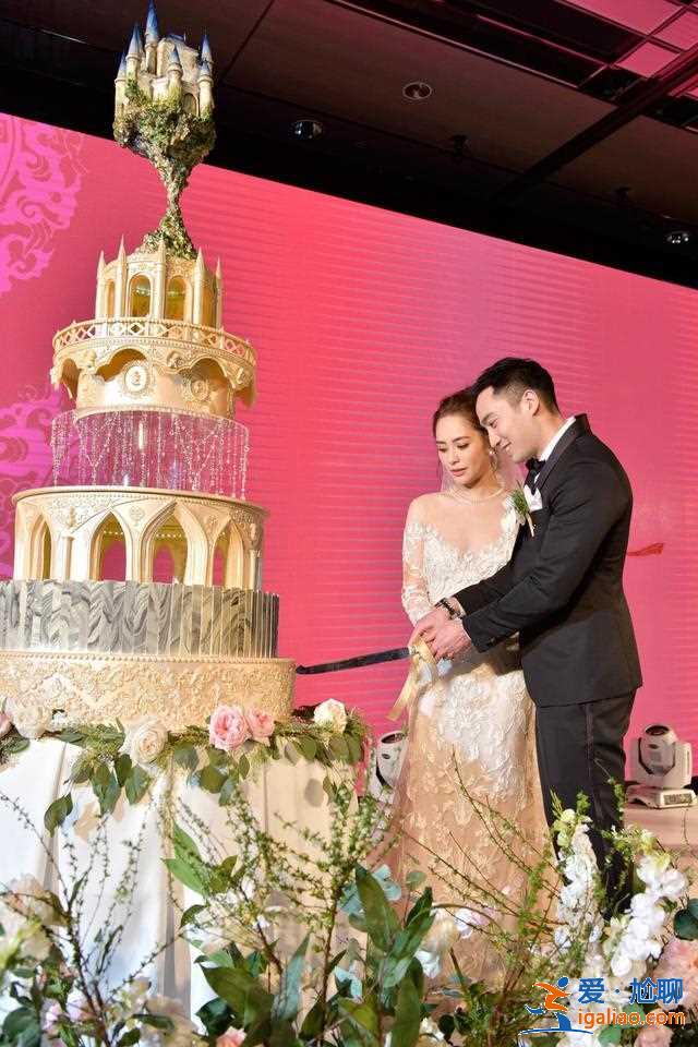 阿娇结婚结了一年 婚纱照曝光犹如水仙子 饮交杯酒同切蛋糕