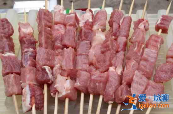 自己烧烤羊肉串怎么腌制？