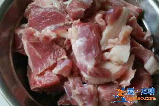 自己烧烤羊肉串怎么腌制？