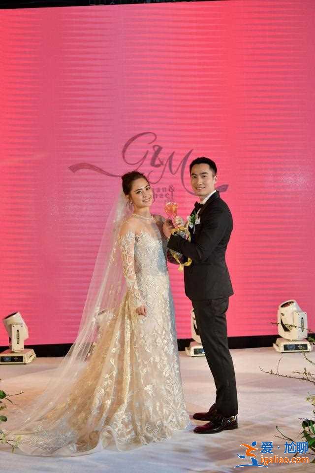 阿娇结婚结了一年 婚纱照曝光犹如水仙子 饮交杯酒同切蛋糕