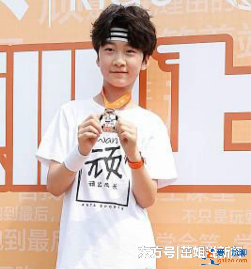 他们是高个子夫妻,11岁儿子继承高基因,3岁女儿长得令人惊喜 他们是高个子夫妻,11岁儿子继承高基因,3岁女儿长得令人惊喜