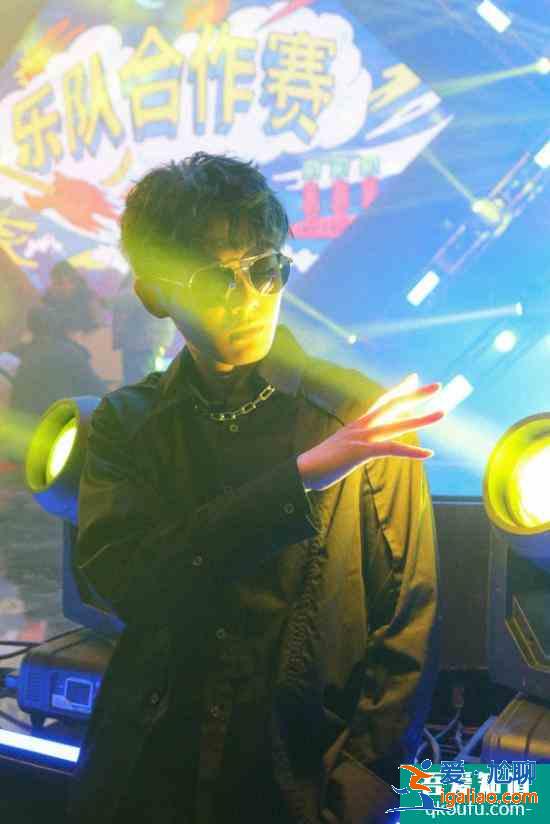 李逸男新剧《摇滚狂花》会员收官 “吴事生菲”组合双向奔赴结局圆满？