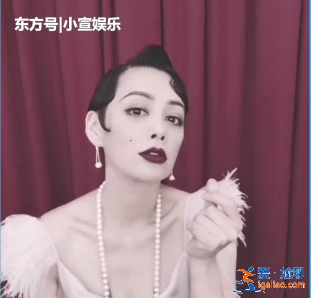 47岁宁静素颜秀马甲线，抬起手的那一刻，网友评论炸了