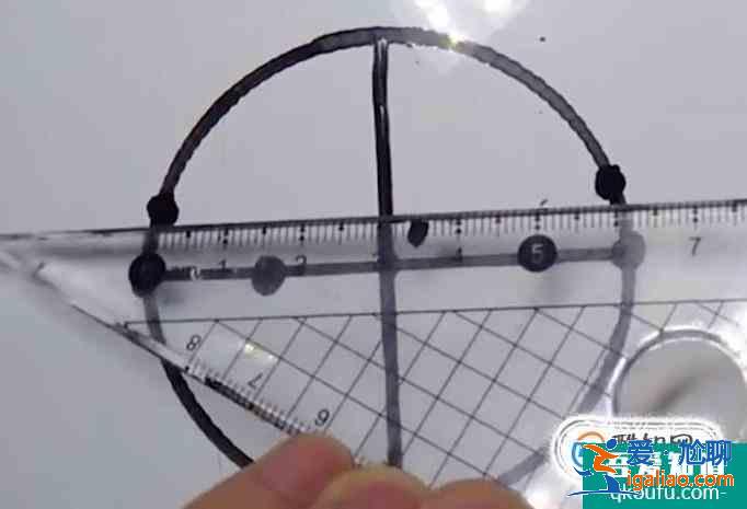 如何用尺规作图法画正五边形? 如何用尺规作图法画正五边形?