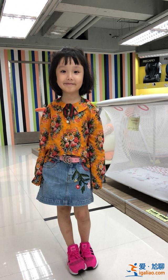 洪欣女儿身穿粉红长裙,如同公主般高贵,完美继承父母的优秀基因 洪欣女儿身穿粉红长裙,如同公主般高贵,完美继承父母的优秀基因