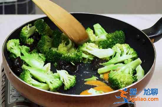 清炒西兰花做法? 清炒西兰花做法?