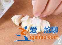 爆炒咸鱼黄豆芽怎么做？？