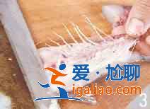爆炒咸鱼黄豆芽怎么做？？