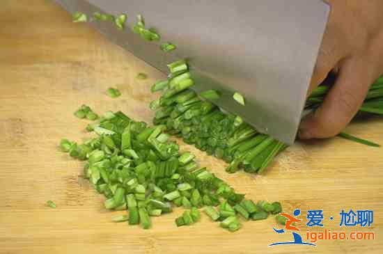 韭菜鸡蛋馅怎么调？