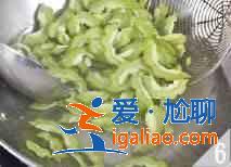 鸡蛋炒苦瓜怎么做？？