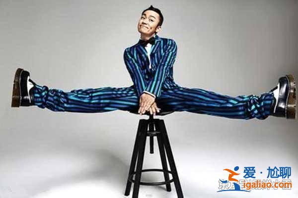 谁说男星不会一字马,杨洋的柔软程度让很多女生自愧不如 谁说男星不会一字马,杨洋的柔软程度让很多女生自愧不如