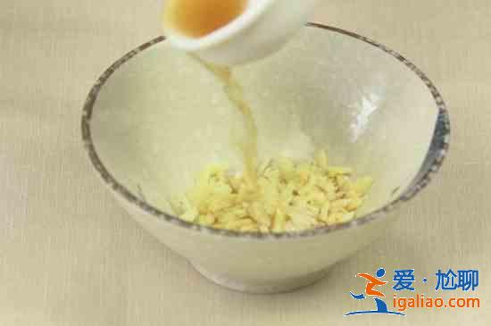 牛肉馅饺子怎么调馅？