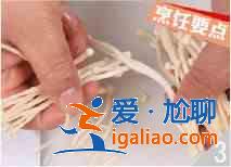 金针菇炒鸡丝怎么做？？