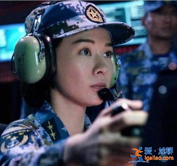 《红海行动》最“牛”女演员，去给老公探班，被导演抓了当演员！