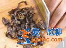 鱼香肉丝怎么做？？