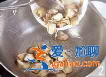 草菇爆鸡丝怎么做？？