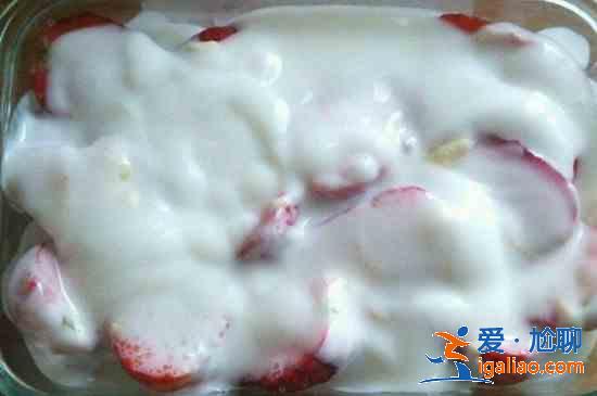炼乳和淡奶油的区别？