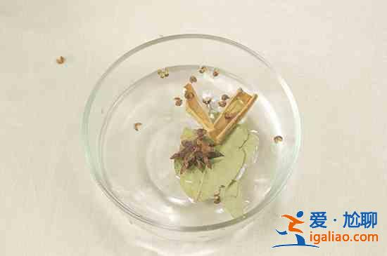 麻辣烫底料配方？