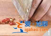 辣子肥肠怎么做？？