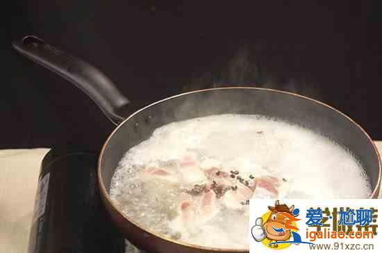 土豆红烧肉怎么做？