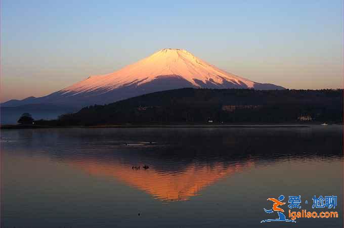 富士山什么季节最美，几月观赏富士山比较好，观赏富士山最佳时间 地点 乘车？