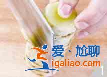 青笋炒腊肉怎么做？？
