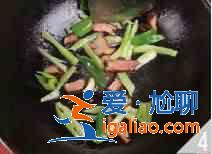 菜梗炒腊肉怎么做？？