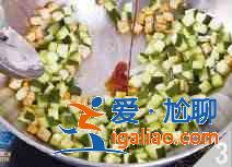 肉丁炒黄瓜怎么做？？