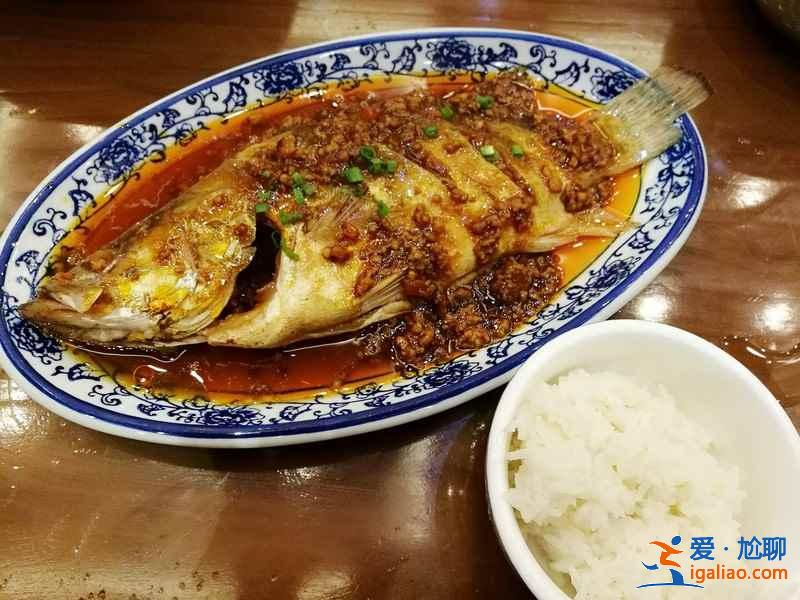 黄山特色小吃有哪些，黄山特色美食推荐，黄山当地小吃有哪些？