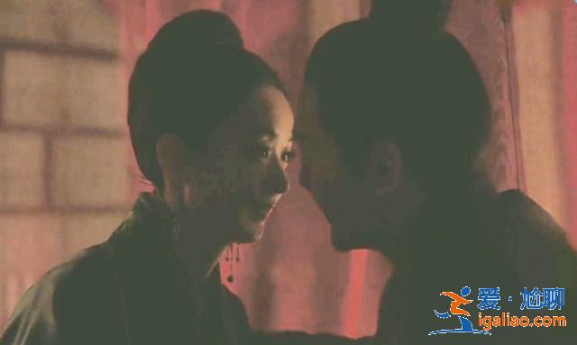 知否:冯绍峰主动吻赵丽颖,看到手的位置,网友:老公专属 知否:冯绍峰主动吻赵丽颖,看到手的位置,网友:老公专属