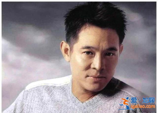 李连杰大女儿现身,比爸爸还高半个头,英姿飒爽气质非凡像女将军 李连杰大女儿现身,比爸爸还高半个头,英姿飒爽气质非凡像女将军