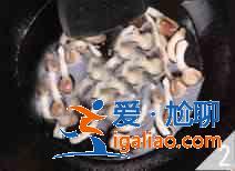 鹌鹑蛋烩鸡菇怎么做？？