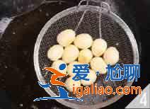 鹌鹑蛋烩鸡菇怎么做？？