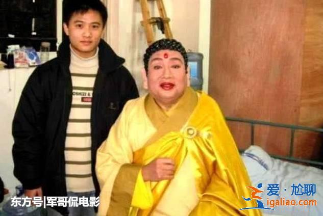 他演的如来佛祖深得人心,到泰国遇到自己的佛像,走路上被人跪拜 他演的如来佛祖深得人心,到泰国遇到自己的佛像,走路上被人跪拜