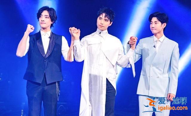 阿云嘎、郑云龙、蔡程昱哭成泪人，《声入人心》的终极泪点很辛酸