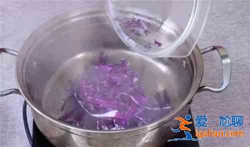 天气太热没胃口 这两款凉拌菜拌一盘光一盘？