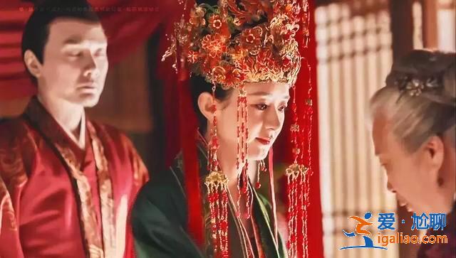 《知否》祖母送明兰新婚礼，顾廷烨看到后惊呼：和我这个一模一样