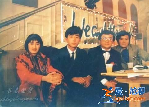 王刚的前妻近照曝光，离婚18年如今依然单身！