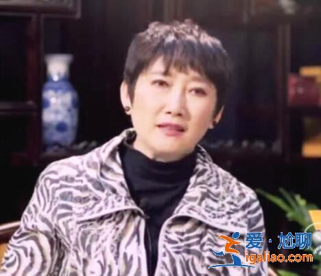 王刚的前妻近照曝光，离婚18年如今依然单身！