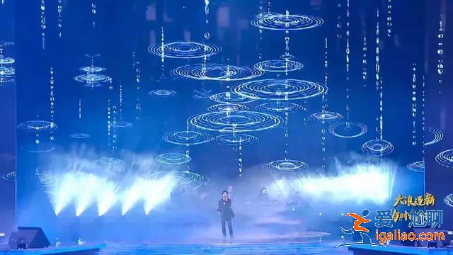 看了微博之夜的视觉设计，“假笑男孩”不再假笑——阜新声艺视听