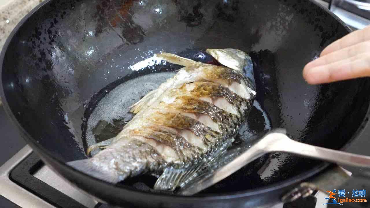 【煎鱼小贴识】什麽鱼不用压着煎？？