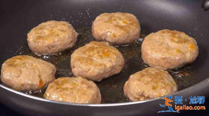咸蛋蒸肉饼的做法 肉饼不易散的方法？