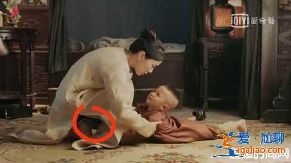 《延禧》娴妃一蹲下牛仔裤露馅 佘诗曼亲揭BUG真相？