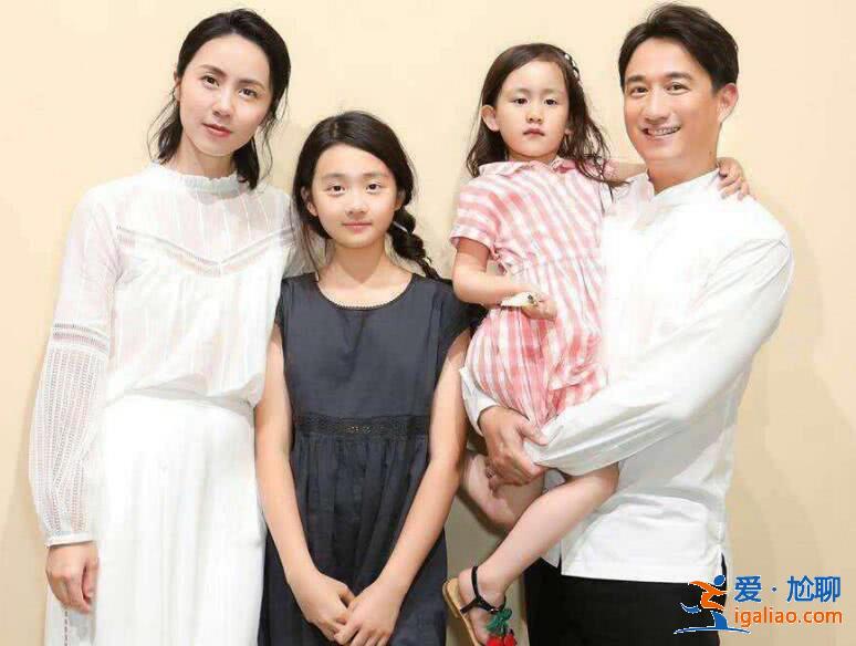 结婚15年3个孩子，黄磊孙莉的相处方式，比教育方式更值得深